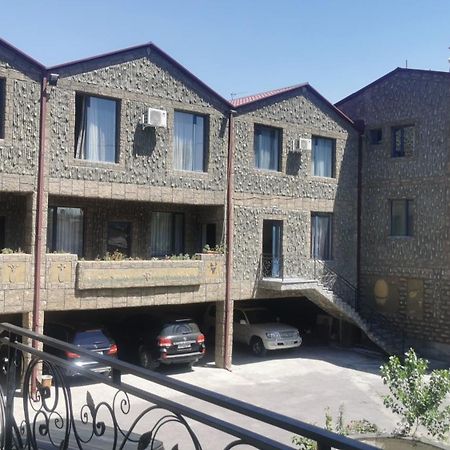 Narek+ Hotel Arinj Szoba fotó