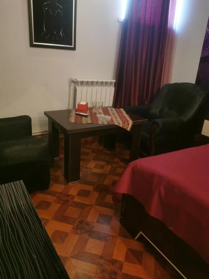 Narek+ Hotel Arinj Kültér fotó