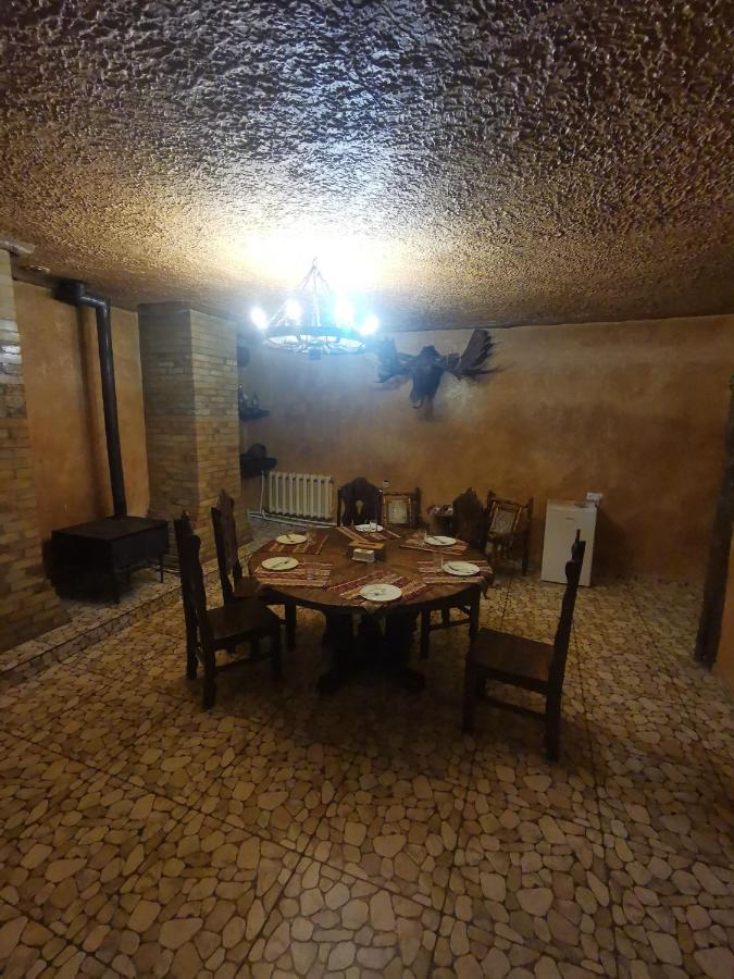 Narek+ Hotel Arinj Kültér fotó