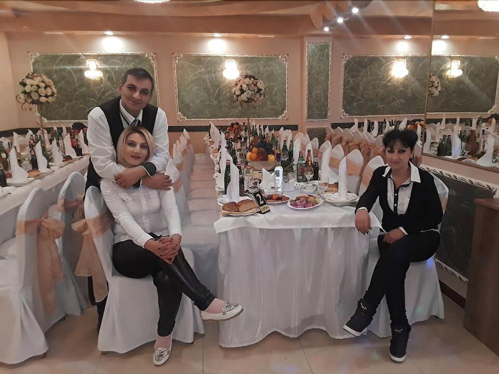 Narek+ Hotel Arinj Kültér fotó