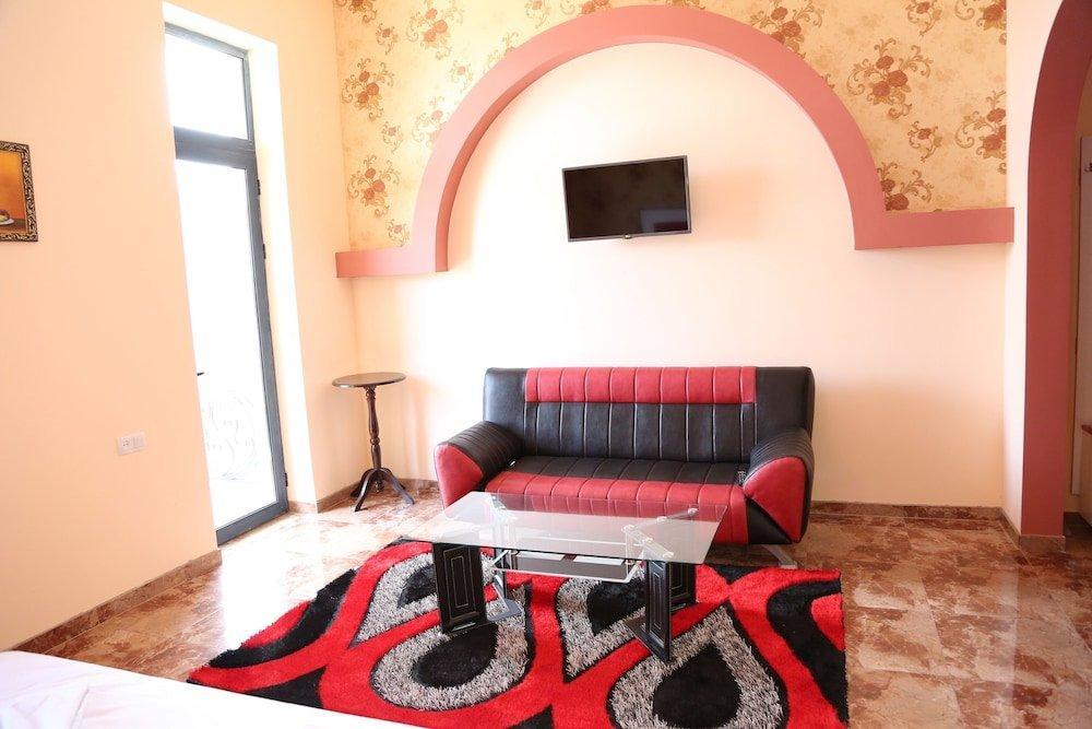 Narek+ Hotel Arinj Kültér fotó