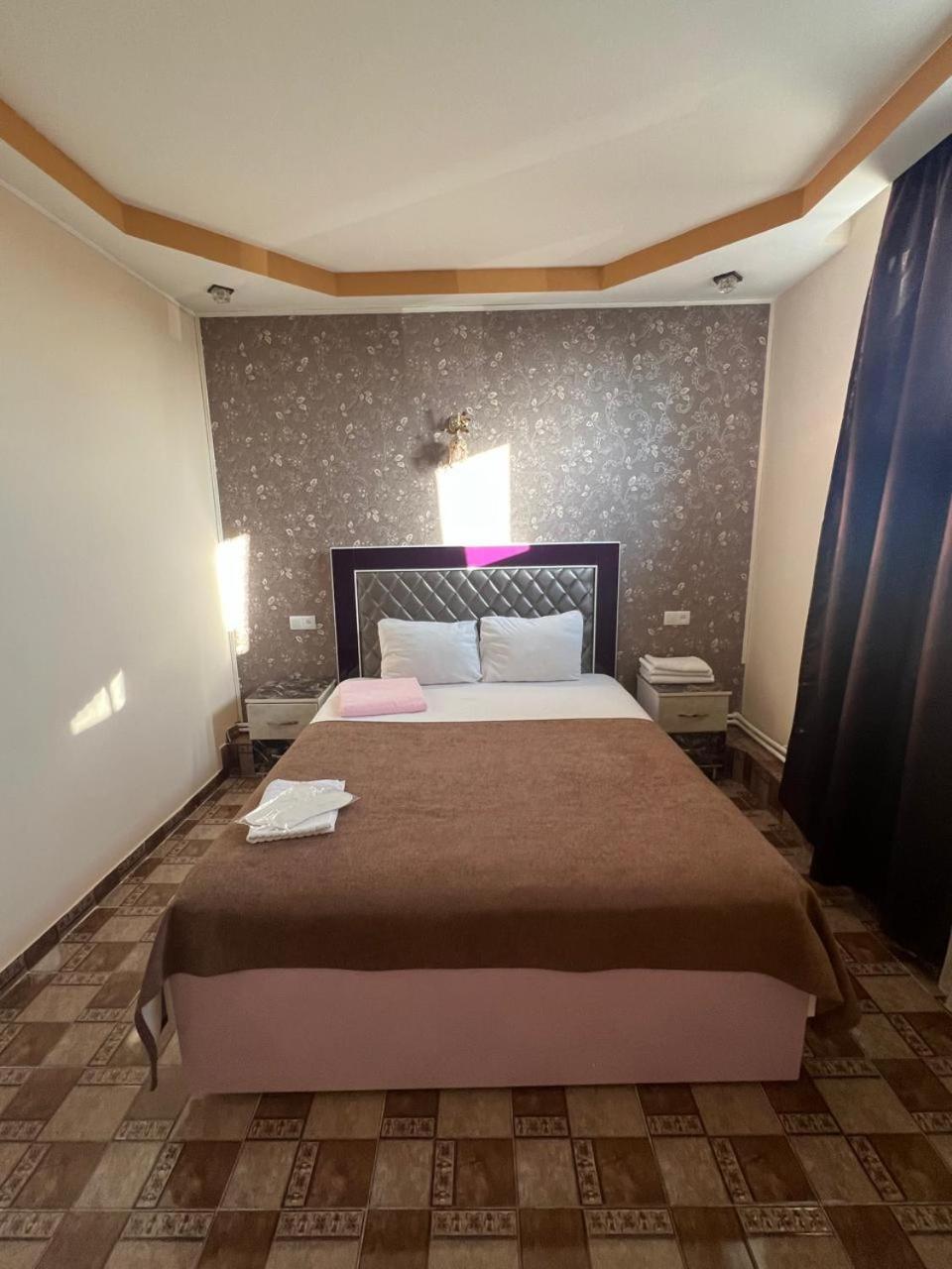 Narek+ Hotel Arinj Szoba fotó